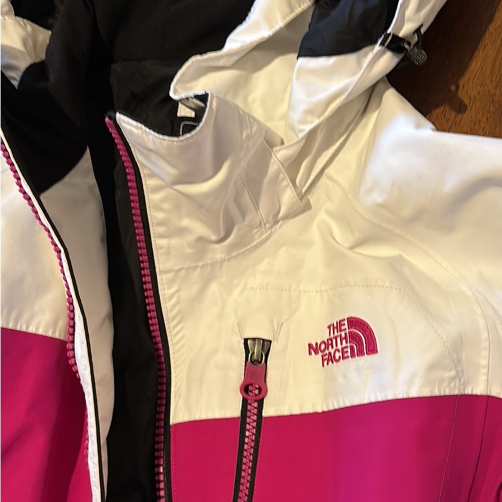 Women’s North Face ski jacket/shell - Picture 2 of 7